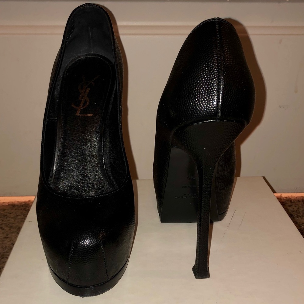 Yves Saint Laurent black heel